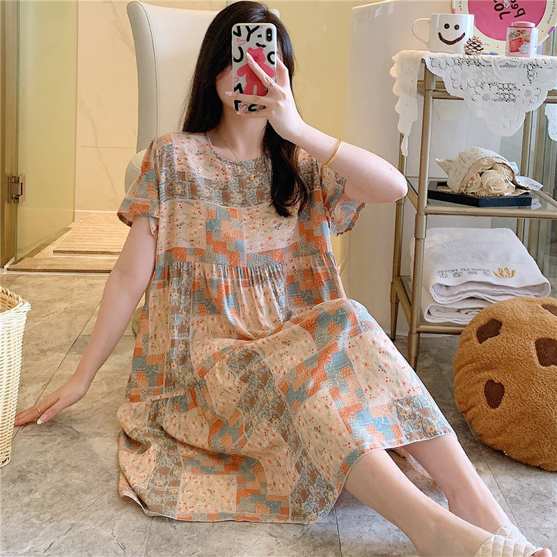 Women's summer nightdress with short sleeves