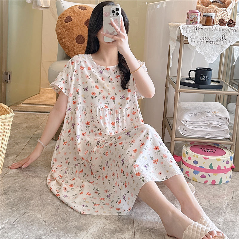 Women's summer nightdress with short sleeves