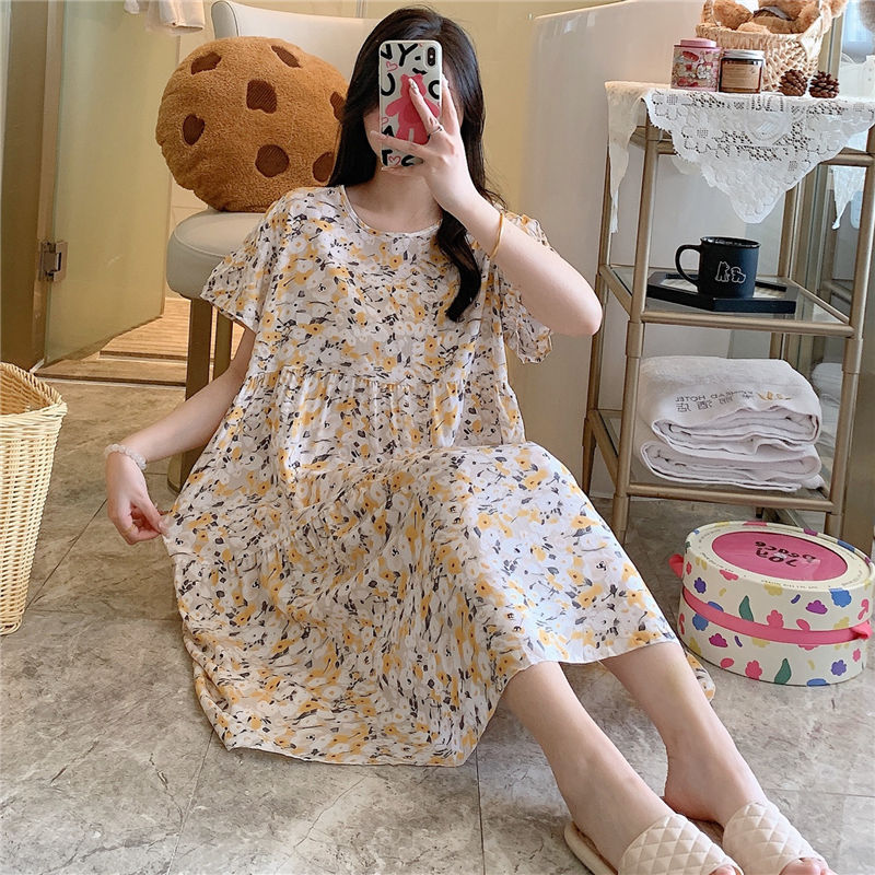 Women's summer nightdress with short sleeves
