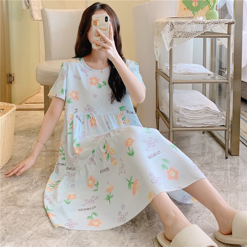 Women's summer nightdress with short sleeves
